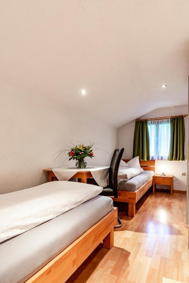 Vroni Höcher Apartment *